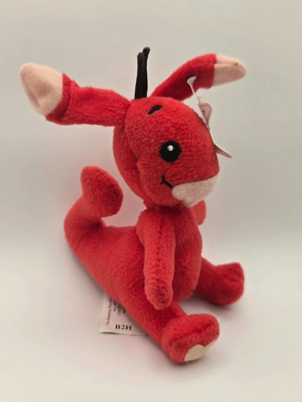 McDonald's Neopets Red Blumaroo Plushie 2004 Excellent condition with tags.
